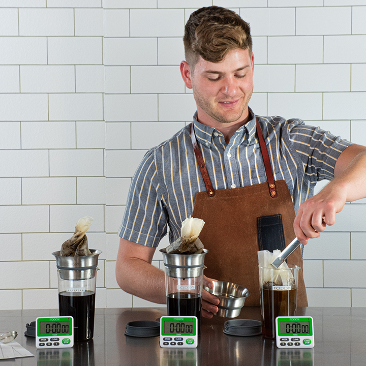 https://toddycafe.com/images/items/Toddy%20Cold%20Brew%20Cupping%20Kit%20Draining.jpg